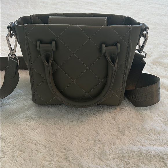 Steve Madden Bbabi mini crossbody Quilted Olive Green - Picture 5 of 15